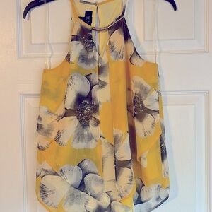 BCX Sleeveless flowy tank lovely detail